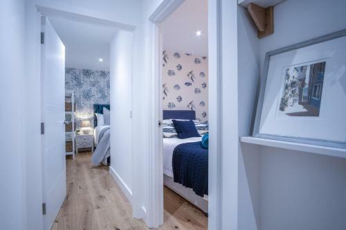 Midnight - 2 Bedroom Apartment - Tenby