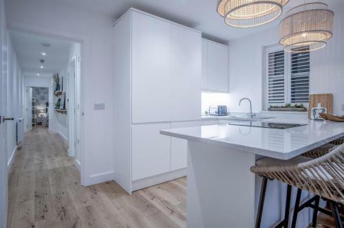 Midnight - 2 Bedroom Apartment - Tenby