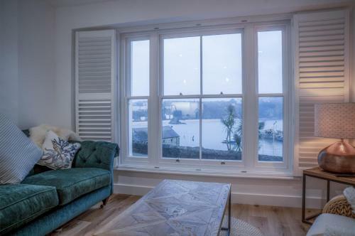 Midnight - 2 Bedroom Apartment - Tenby