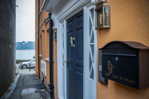 Midnight - 2 Bedroom Apartment - Tenby