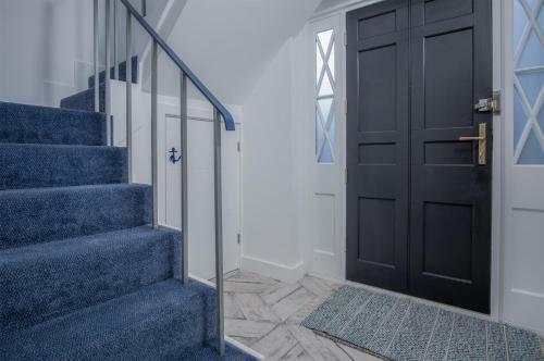 Azure - 2 Bedroom Apartment - Tenby