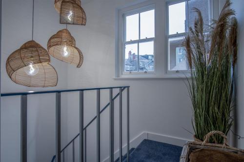 Azure - 2 Bedroom Apartment - Tenby