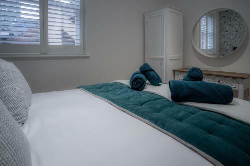 Azure - 2 Bedroom Apartment - Tenby