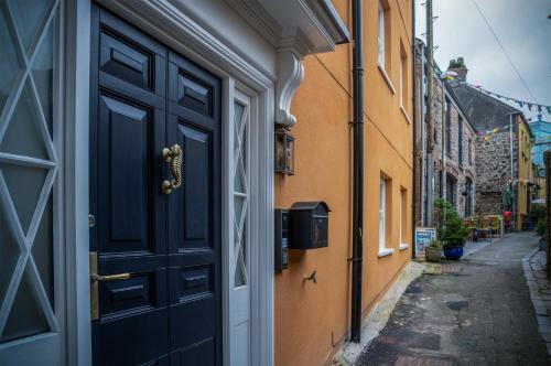 Azure - 2 Bedroom Apartment - Tenby