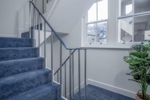 Azure - 2 Bedroom Apartment - Tenby