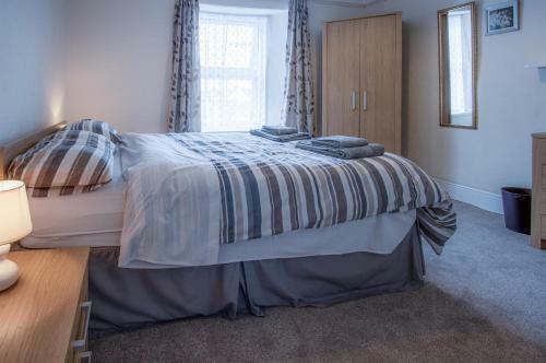 Dragons Den - 2 Bedroom Apartment - Tenby