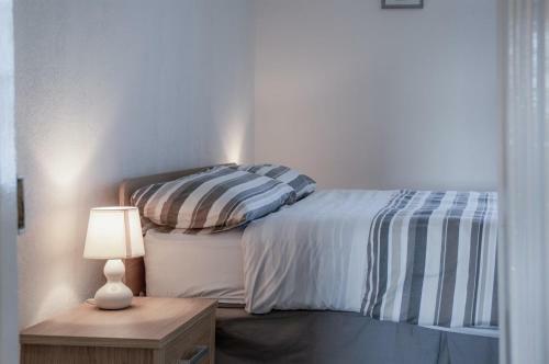Dragons Den - 2 Bedroom Apartment - Tenby