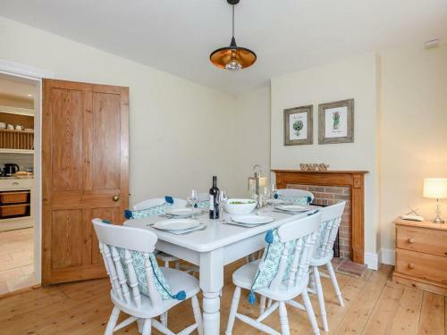 Sea Lavender Cottage-uk11930