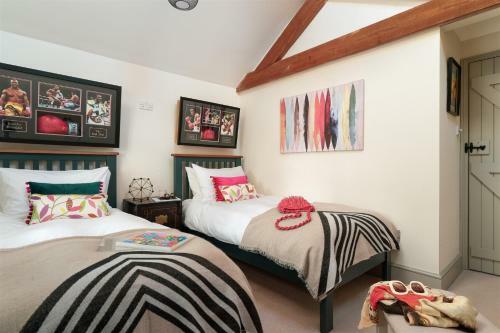 Quay House - Waterside Eclectic Style Character Home