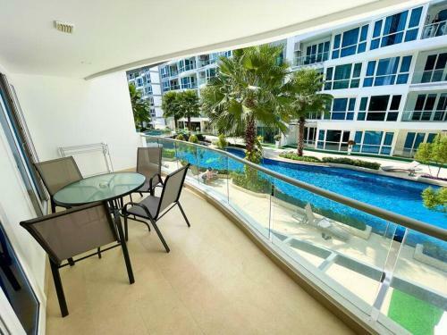 Apartamento Large Luxury, Pool View, Grand Avenue, Pattaya E202
