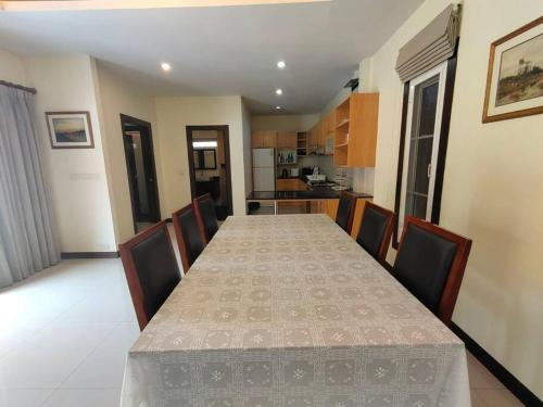 Baronial Pool Villas Pattaya 23