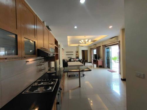 Baronial Pool Villas Pattaya 23