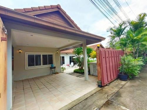 Baronial Pool Villas Pattaya 23