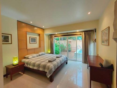 Baronial Pool Villas Pattaya 23