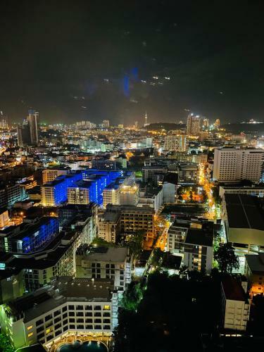 Apartamento The Base Center Pattaya