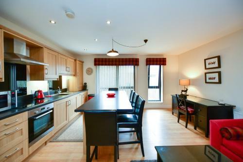 West Portland View Apartment A
