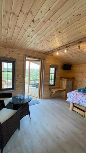 Beautiful Wooden Tiny House With Hot Tub 2