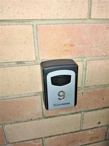 Hi 5 Glenelg Studio Apartment