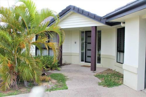 Christa's Place - 4 Br Modern House In Gladstone