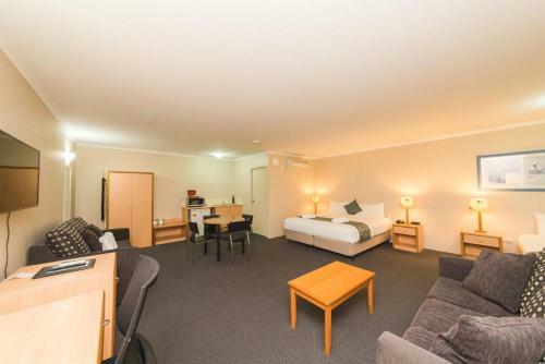 Hotel Harbour Sails Motor Inn