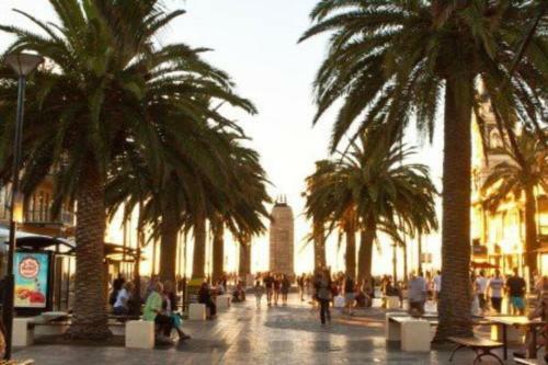 Apartamento Cityviews @ Glenelg * Pool/beach * Free Parking *