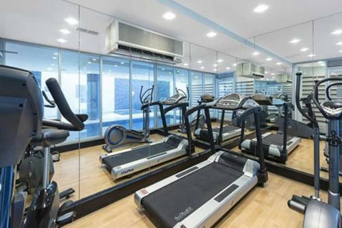Apartamento Cityviews @ Glenelg * Pool/beach * Free Parking *