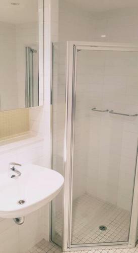 Apartamento Cityviews @ Glenelg * Pool/beach * Free Parking *