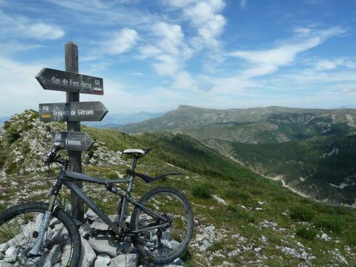 Hostal Gite Des Monges