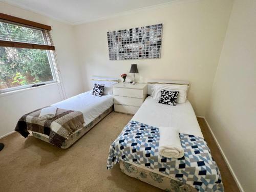 Glen Waverley Central 5br2ba Decking+wifi