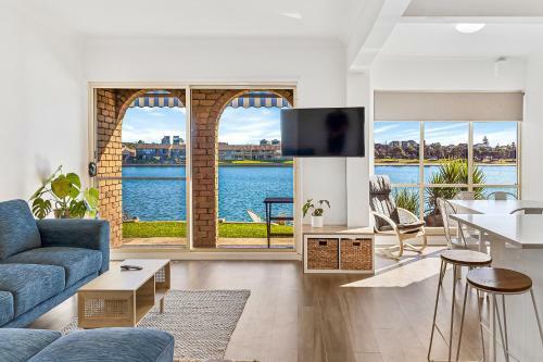 Lakeside Mews
