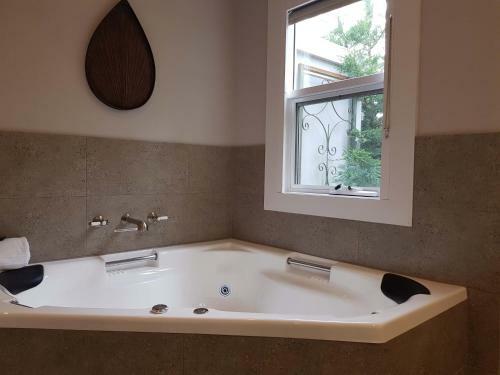 Candlebark Cottage