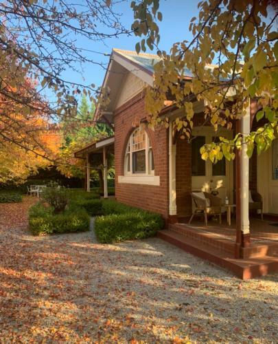 Bed & Breakfast Howlong Old Post Office Luxury Suite