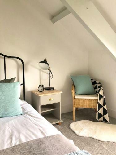 Top Floor Period Apartment In Gorgeous Building 8cv
