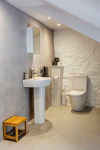 Cusgarne Manor Boutique B&B - Adults Only