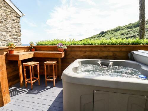 2 Cliff Cottages