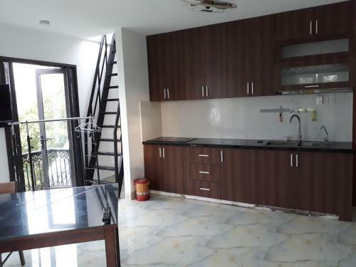 Apartment With Mountain View Walking To Beach