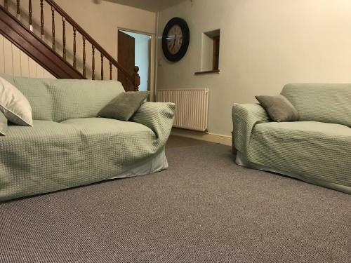 Comfortable Two-bed Cottage With Views To Coast And Hills