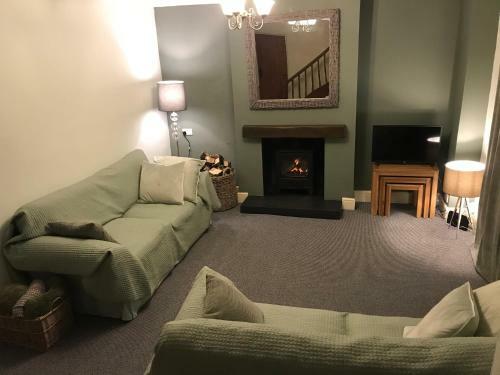 Comfortable Two-bed Cottage With Views To Coast And Hills