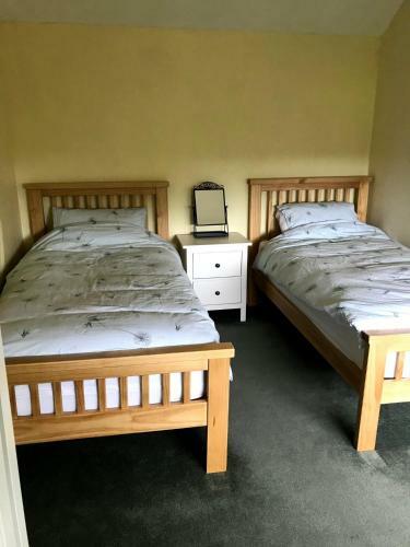 Comfortable Two-bed Cottage With Views To Coast And Hills