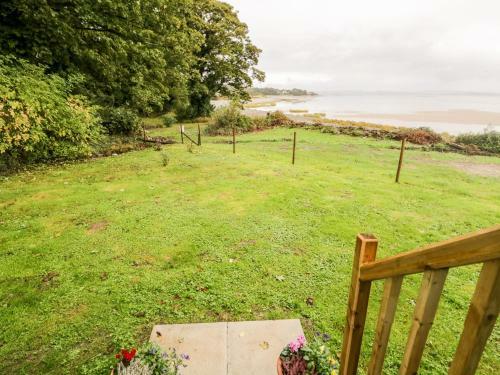 Seashore Shepherds Hut Moat Farm