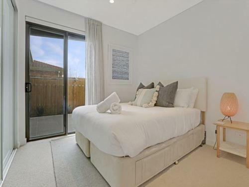 Luxury High End Unit Private Courtyard On Ground Level