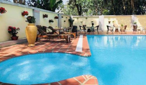 Rose Garden Hotel