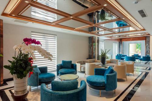 The Tahiti Beach Hotel
