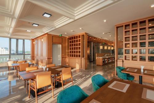The Tahiti Beach Hotel