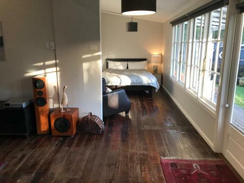 River Cottage - Boutique Accommodation