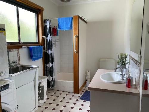 Toorak Holiday Home Wifi And Linen Included