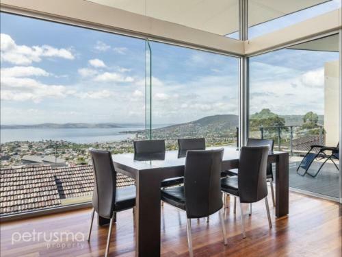 Bed & Breakfast Hobart View