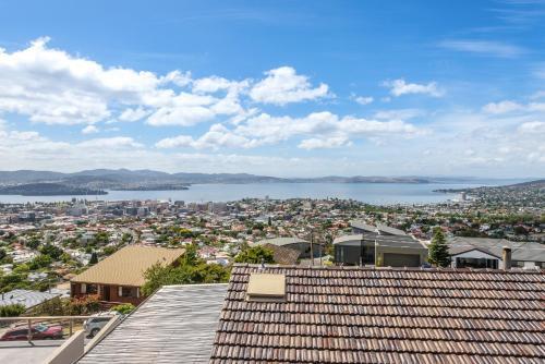 Bed & Breakfast Hobart View