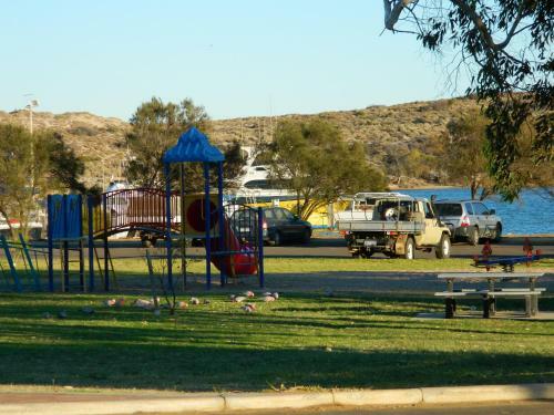 Api Pelican Beach Front Apartments Kalbarri
