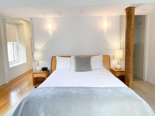 Luxury Hobart Waterfront Apartment With Views!
